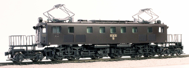 16番 国鉄 EF18 32号機