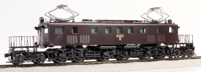 16番 国鉄 EF18 33号機